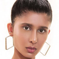 SUGAR Cosmetics Bling Leader Illuminating Moisturizer | Strobe Cream with Vitamin E | Lightweight | Protects against Pollution | 25ml