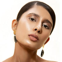 SUGAR Cosmetics Bling Leader Illuminating Moisturizer | Strobe Cream with Vitamin E | Lightweight | Protects against Pollution | 25ml