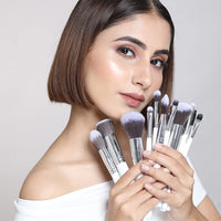 Plume ANGLED CREASE BLENDING/NOSE CONTOUR BRUSH P10