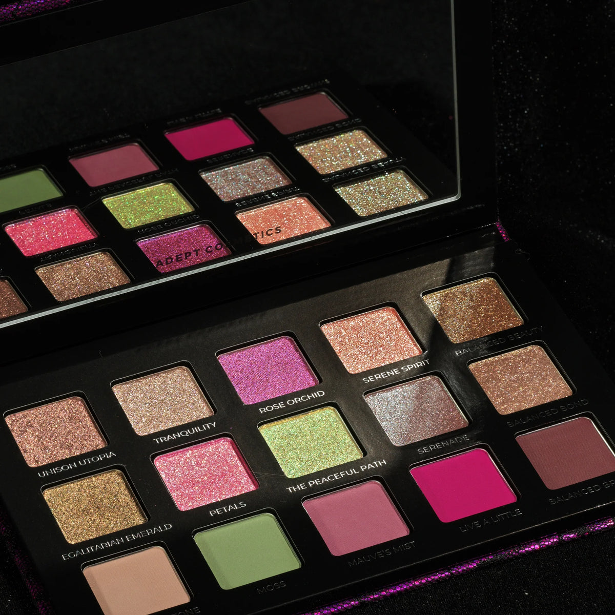 ADEPT COSMETICS Flying Fiddles Eyeshadow And Pressed Pig Ment Palette Unity 18g