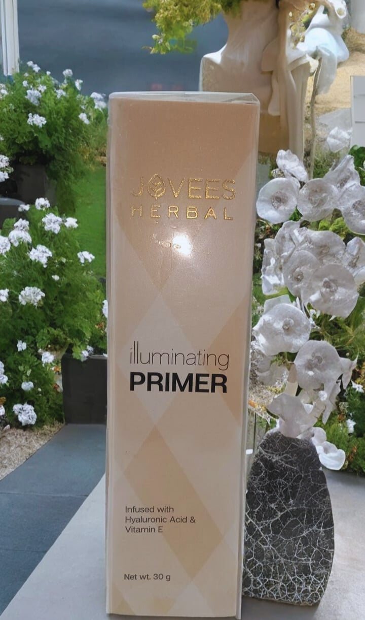 JOVEES HERBAL ILLUMINATING PRIMER INFUSED WITH HYALURONIC ACID & VITAMIN E 30g