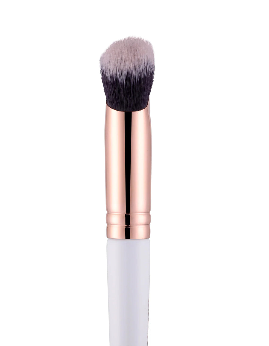 BEAUTILICOUS Medium Sized Detailed Angled Kabuki Brush - BLF 223