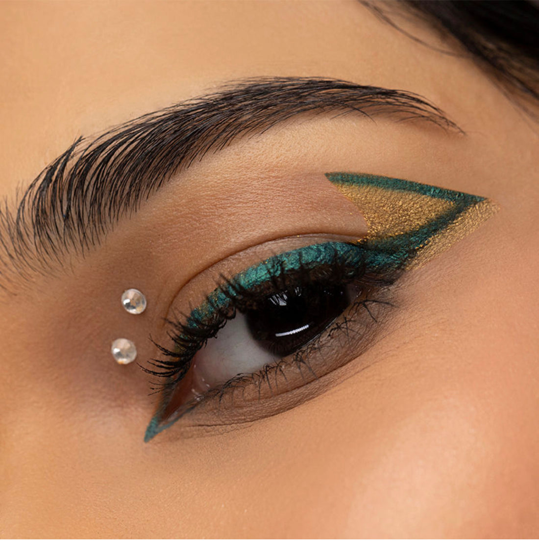 Kay Beauty Gel Formula Waterproof All Day Wear Effortless Glide Ink Artist Gel Kajal Green 1.2gm