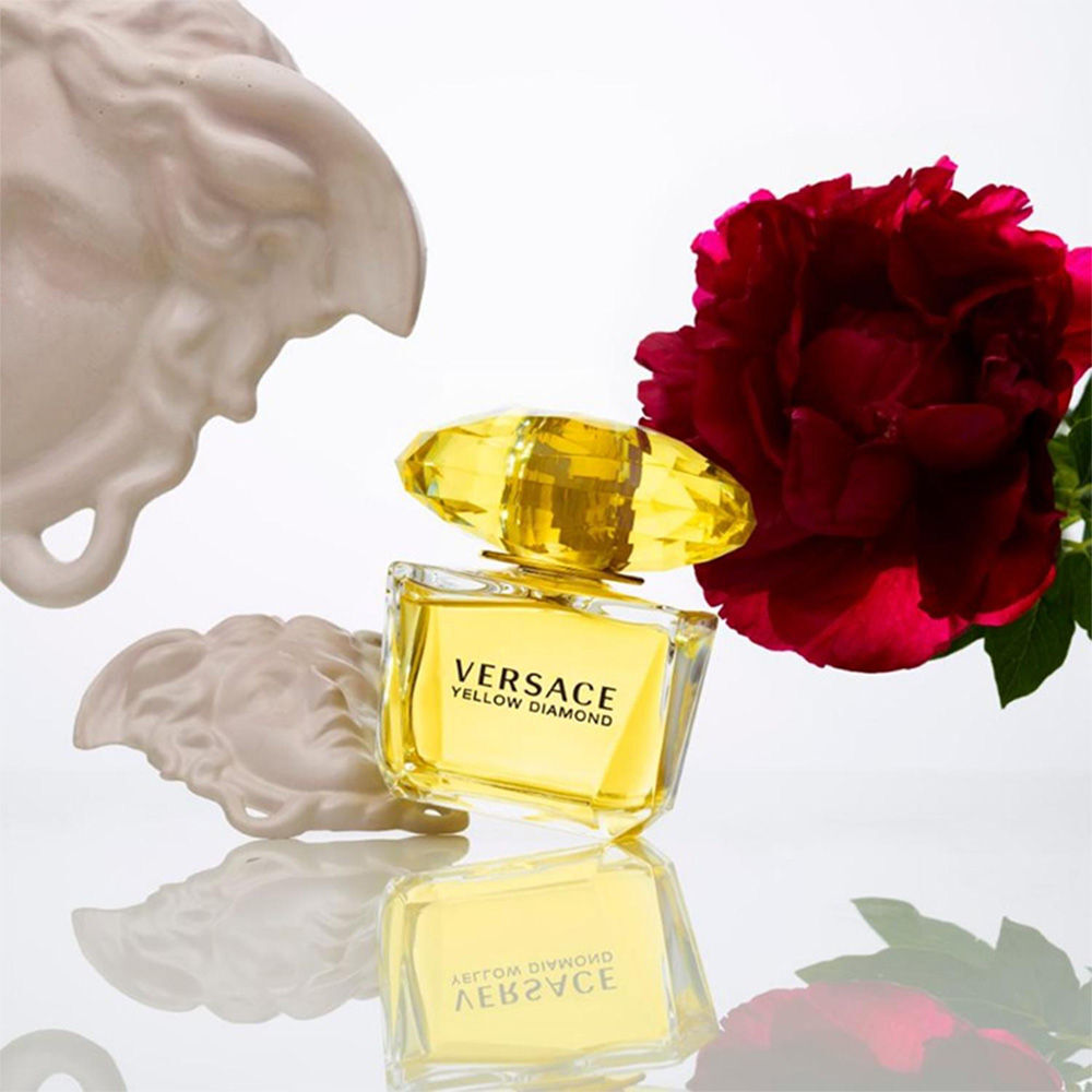 Versace Yellow Diamond Eau De Toilette (90ml)