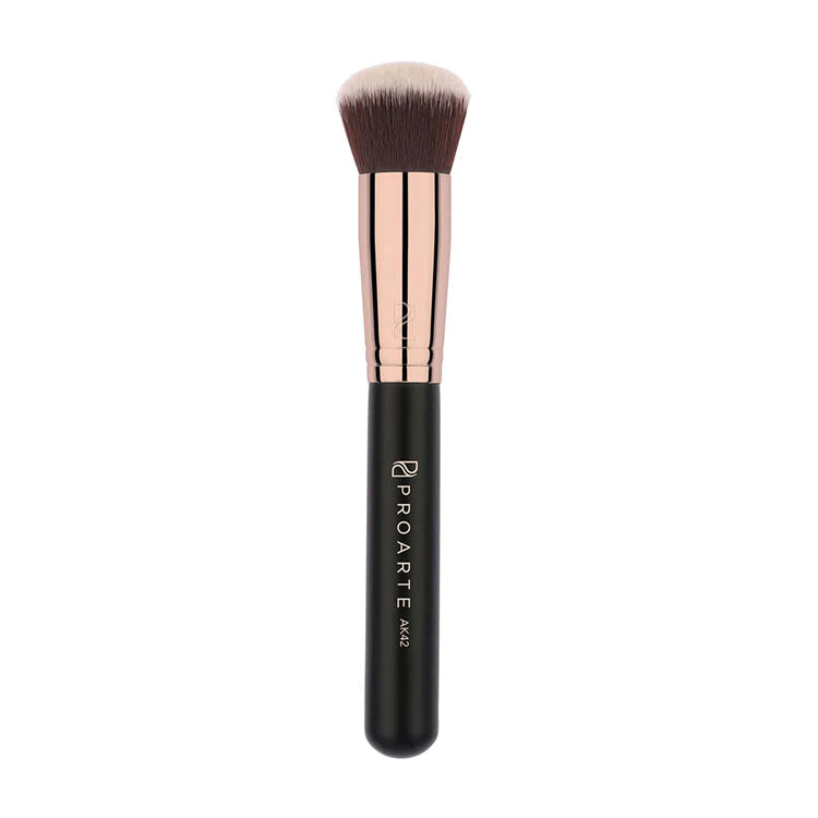 Proarte Round Kabuki Brush AK42